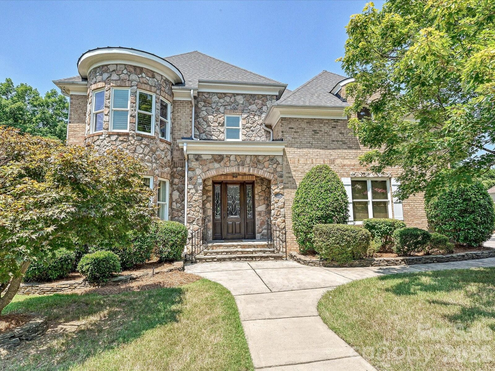 Property Photo: 6806 Larrisa Court NC 28226