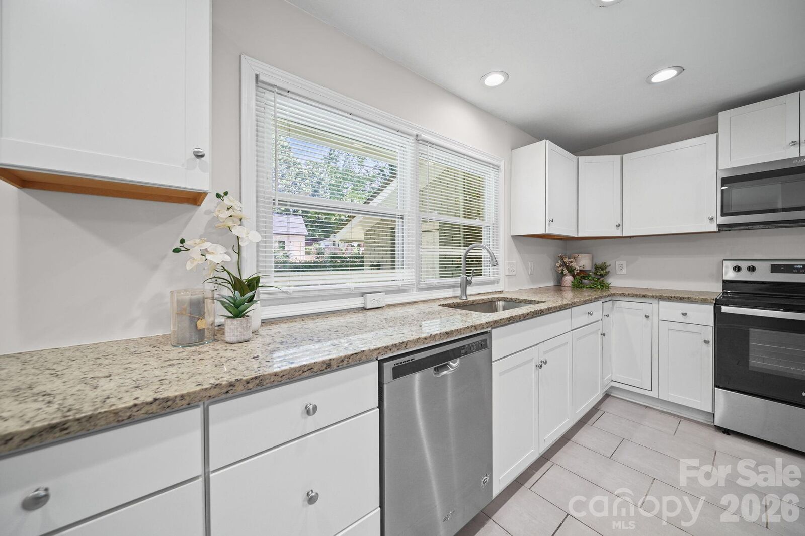 Property Photo:  4316 McKinley Drive  NC 28208 