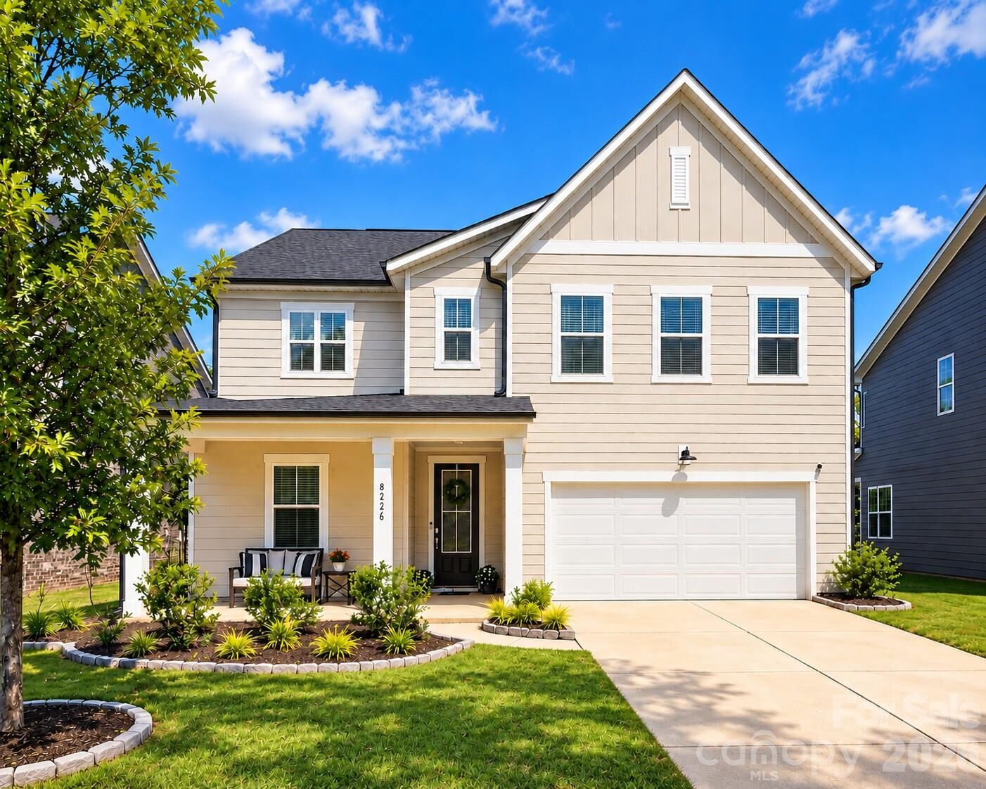 Property Photo: 8226 Franklin Trail Street NC 28227