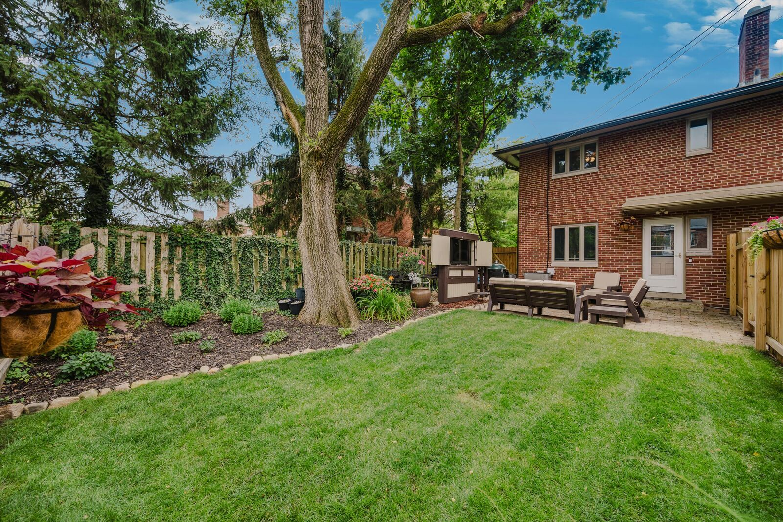 Property Photo:  1966 Northwest Boulevard  OH 43212 