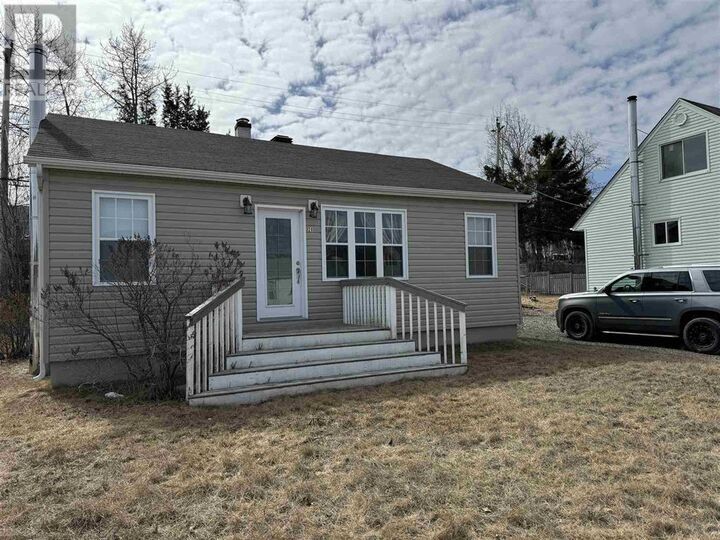 Property Photo: 20 Neebig Ave ON P0T 2C0