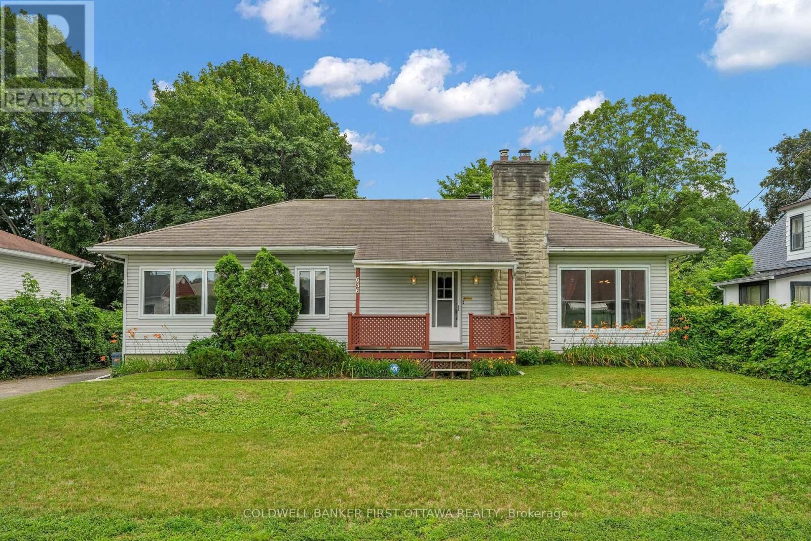 Property Photo: 636 Malartic Avenue ON K1K 0X3