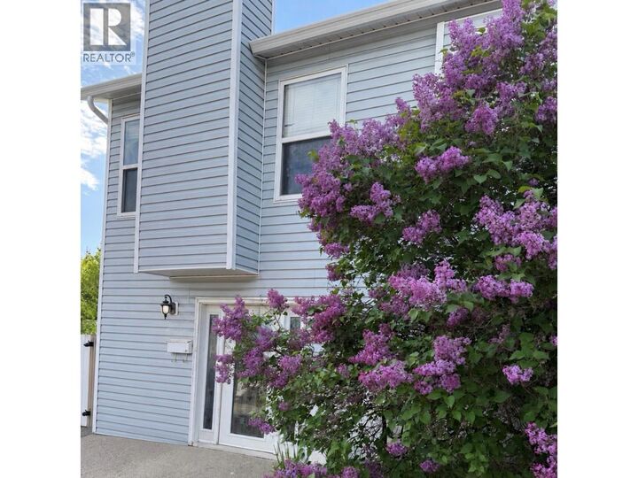 201 Hollyburn Drive — photo 1