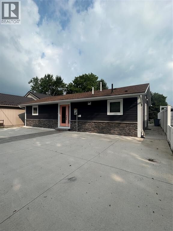 Property Photo: 3716 Beverly Glen Road ON N0N 1E0