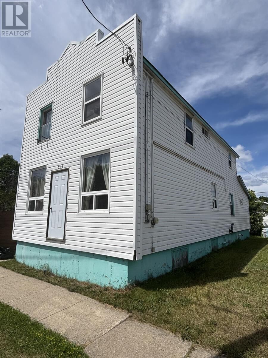 Property Photo: 204 Mackenzie Ave. W. ON P0T 1C0