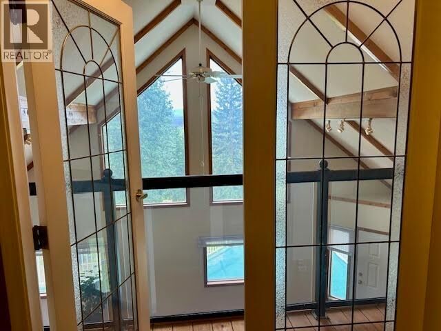 7524 Valleyview Drive — photo 1