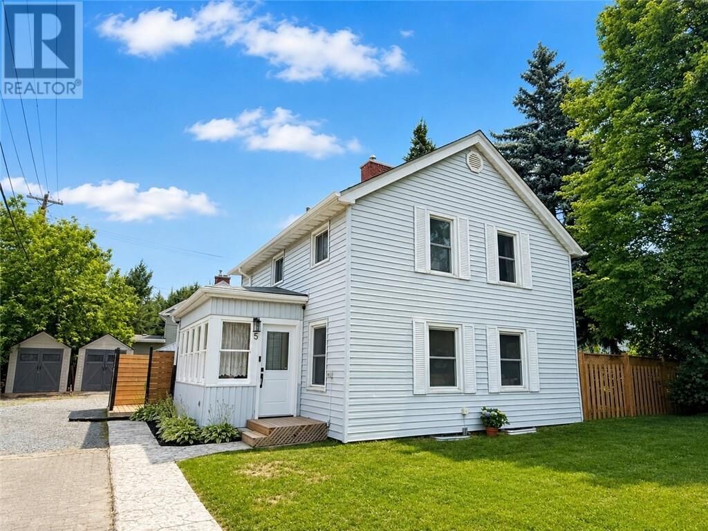 Property Photo: 5 Balsam Street ON P0M 1N0