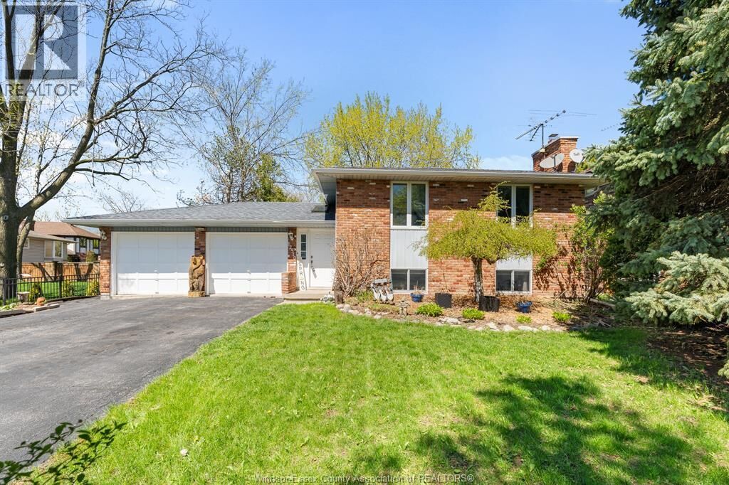Property Photo: 12510 Little River Boulevard ON N8N 4H3