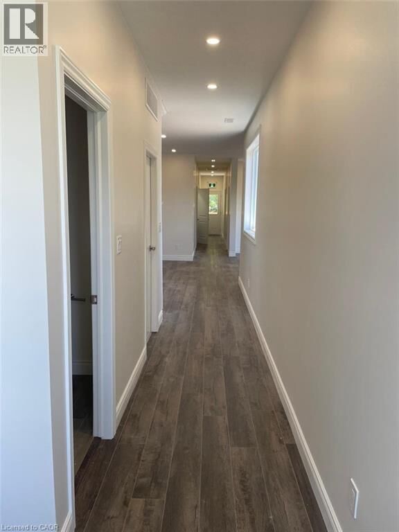 Property Photo:  35 Fifth Avenue 3  ON N2C 1P5 