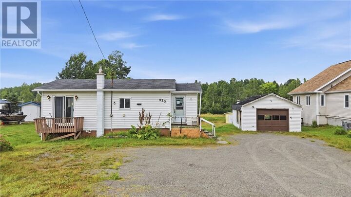 923 Highway 17 E — photo 1