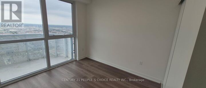 Property Photo: 225 Commerce Street 5611 ON L4K 0R1