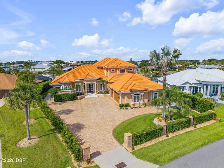 Property Photo: 417 Quay Assisi FL 32169