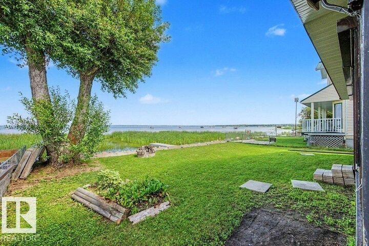 Property Photo: 5807 51 Avenue AB T0E 0A0