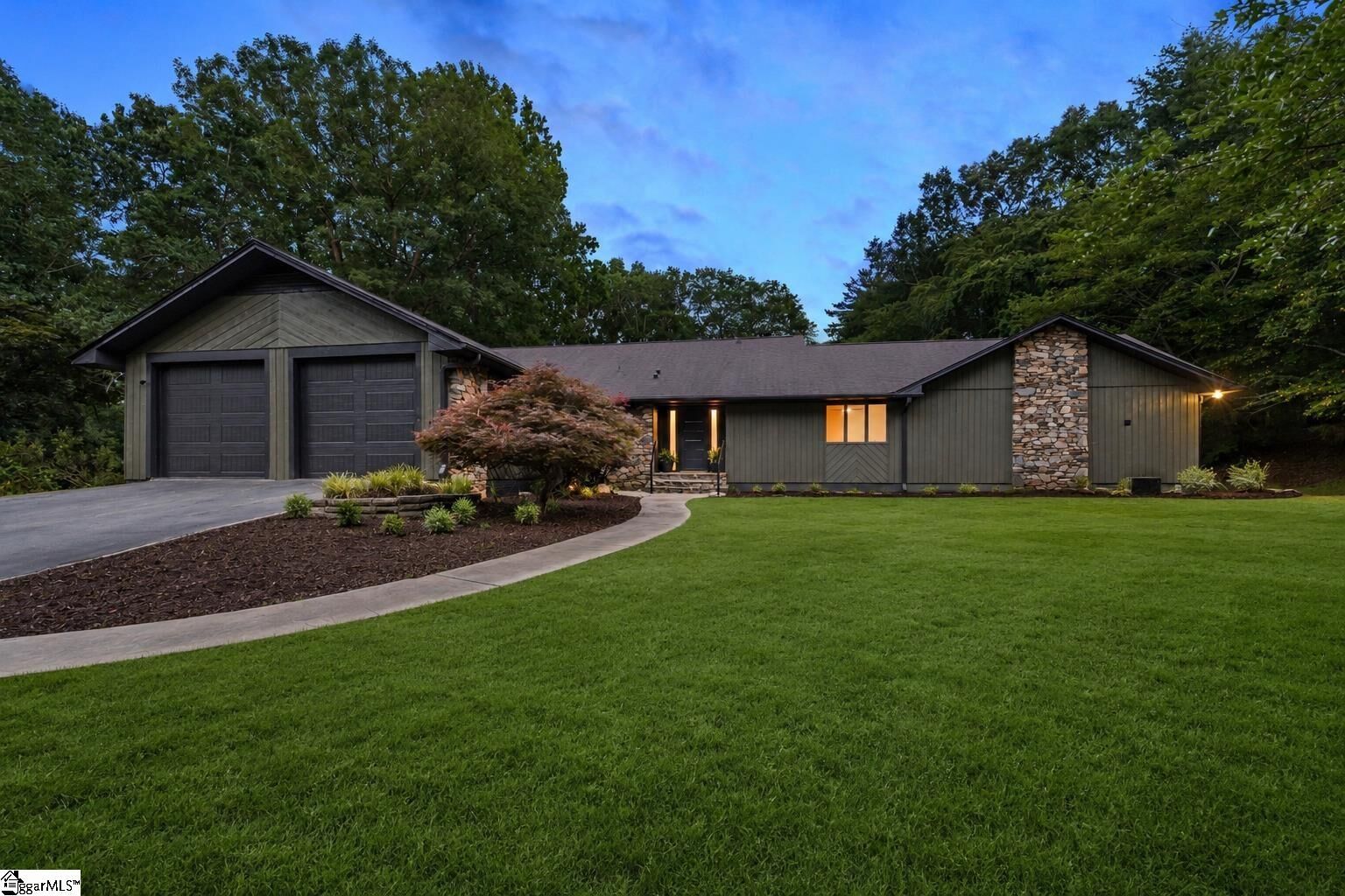 Property Photo: 208 Eastland Drive SC 29651