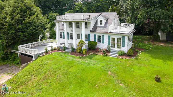 Property Photo: 1536 Eskridge Ln KY 40216