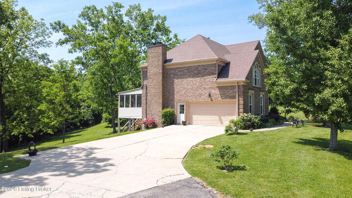 Property Photo:  7102 Old Heady Rd  KY 40299 