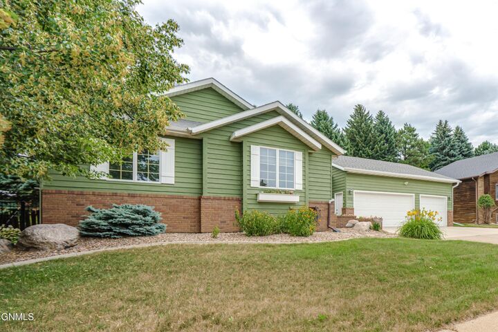 Property Photo: 314 Aspen Avenue ND 58503