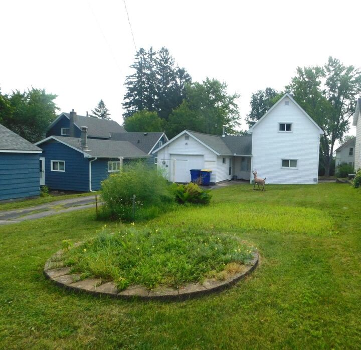 Property Photo: 504 East St WI 54452