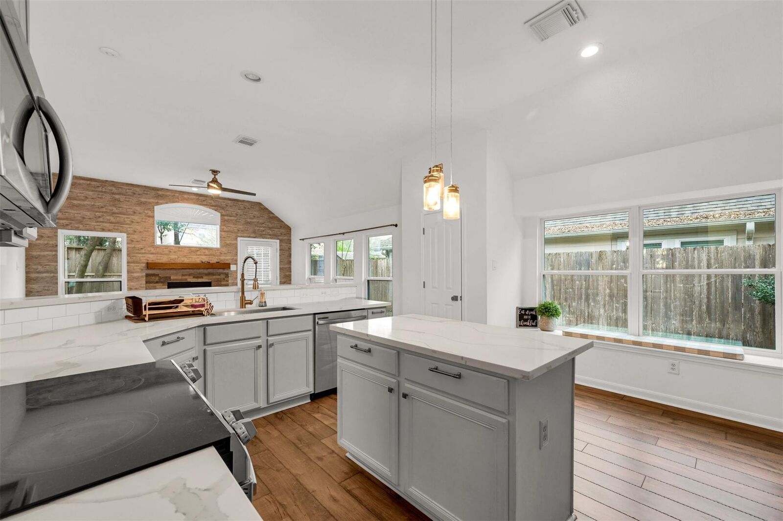 Property Photo:  8031 Clarion Way  TX 77040 