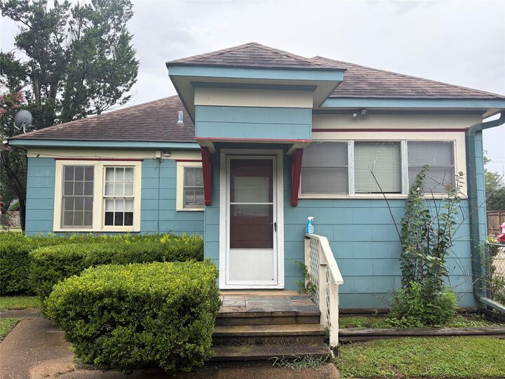 Property Photo: 9916 Fulton Street TX 77076