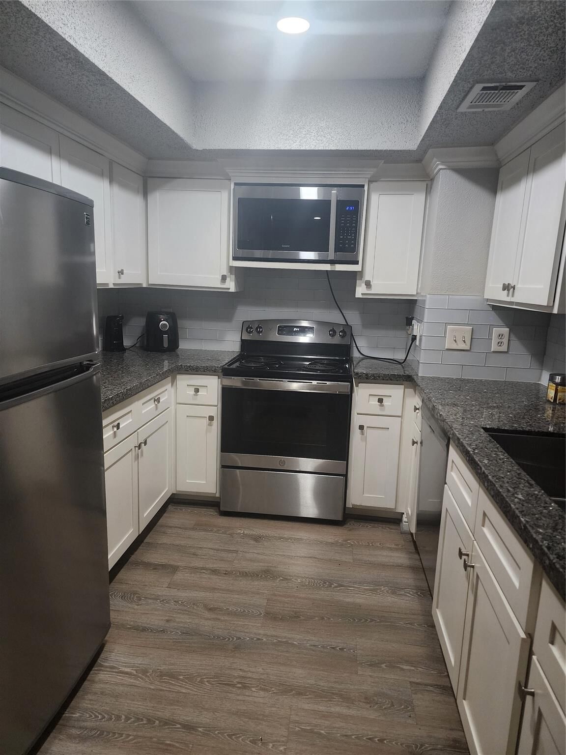 Property Photo:  2816 S Bartell Drive 4  TX 77054 