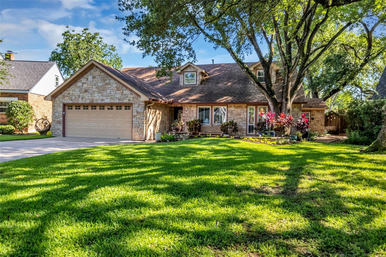 Property Photo:  11226 Ivyridge Road  TX 77043 