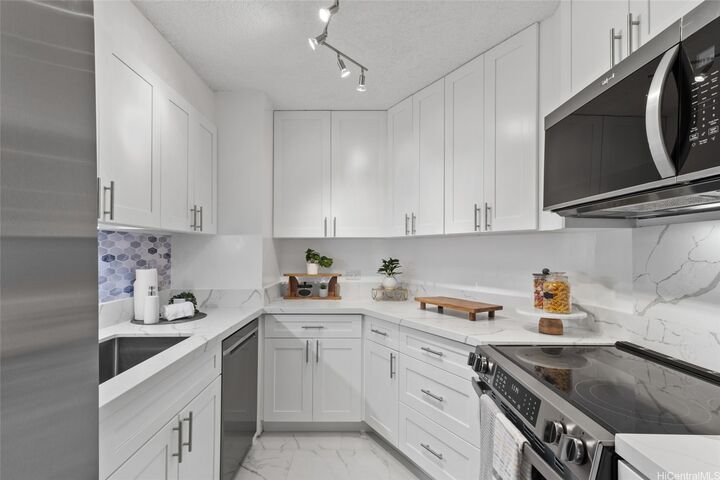 Property Photo:  1860 Ala Moana Boulevard 501  HI 96815 