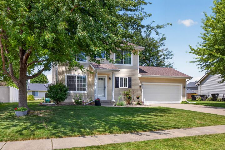 Property Photo: 410 SE Cardinal Lane IA 50263