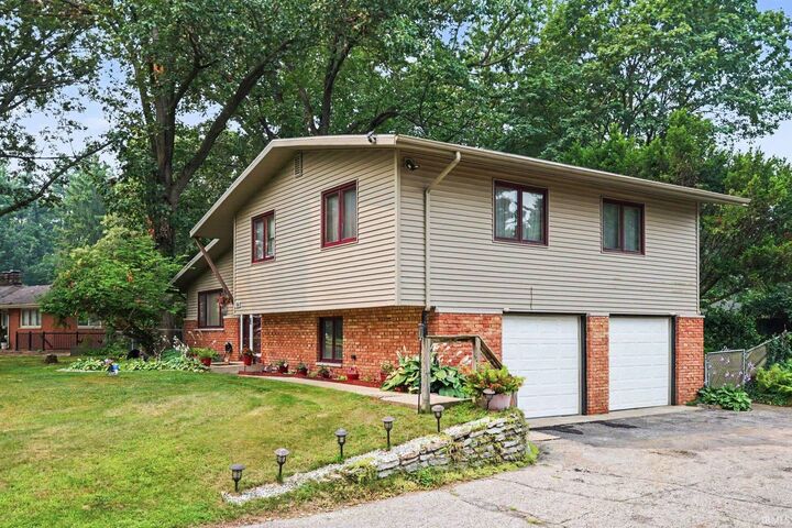 Property Photo: 53175 Osage Drive IN 46637-4516