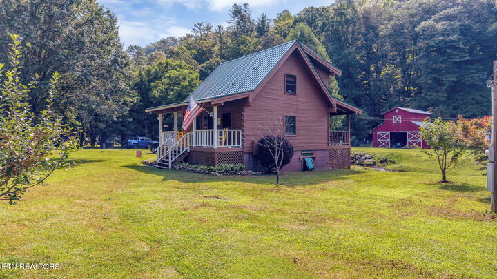 Property Photo: 1484 Carrs Creek Rd TN 37882