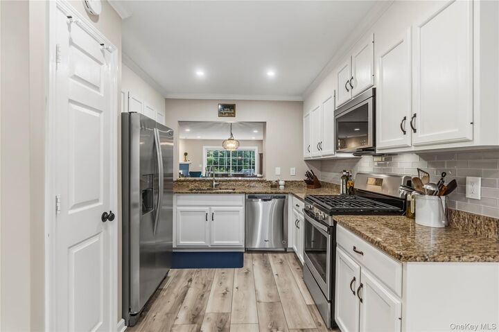 Property Photo:  1404 Scarborough Drive  NY 10509 