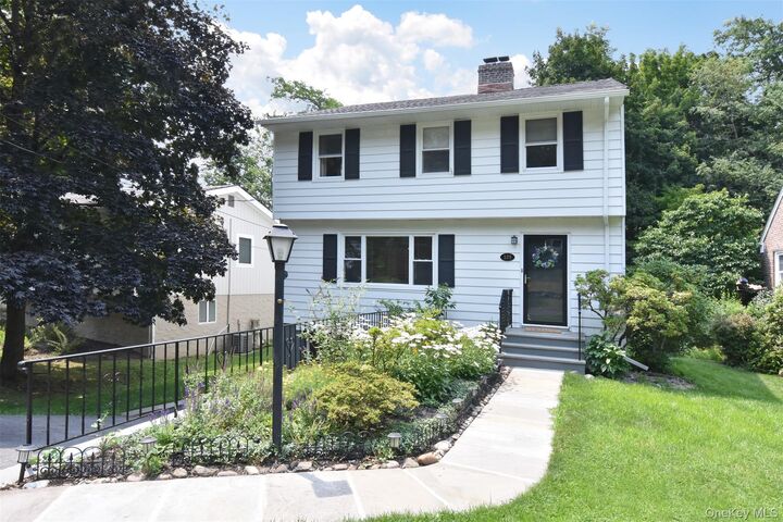 Property Photo:  129 Hilldale Road  NY 10522 