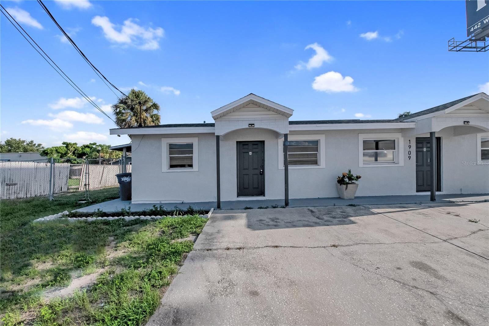 Property Photo:  1909 W Green Street  FL 33607 