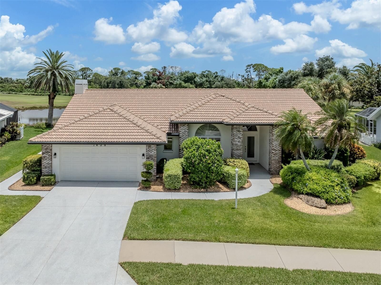 Property Photo:  1428 Gleneagles Drive  FL 34292 