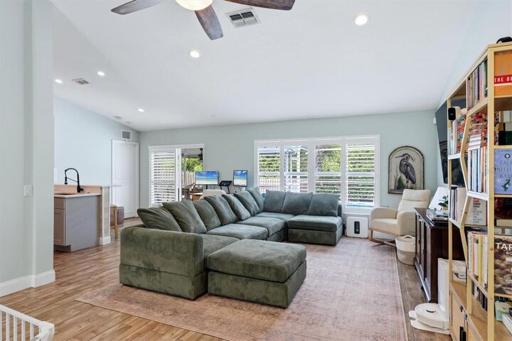 Property Photo: 306 111th Street E FL 34212