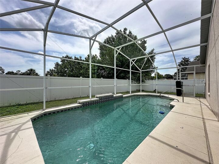 Property Photo: 659 Durango Loop Street FL 33897