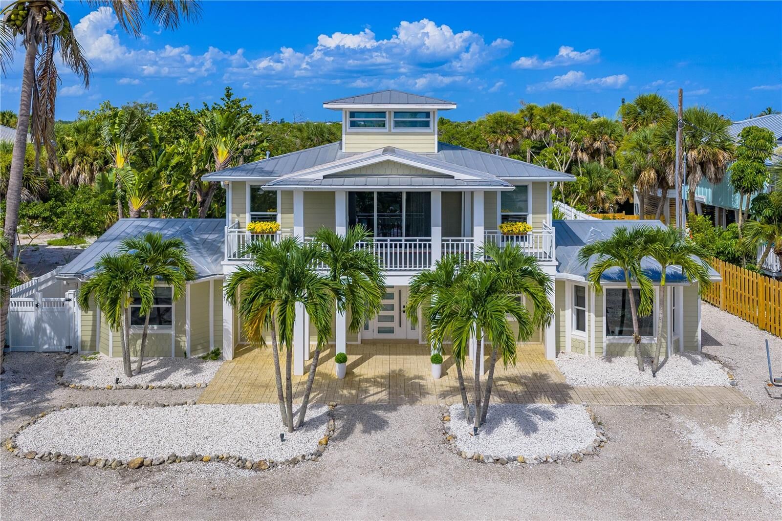 Property Photo:  550 N Gulf Boulevard  FL 33946 