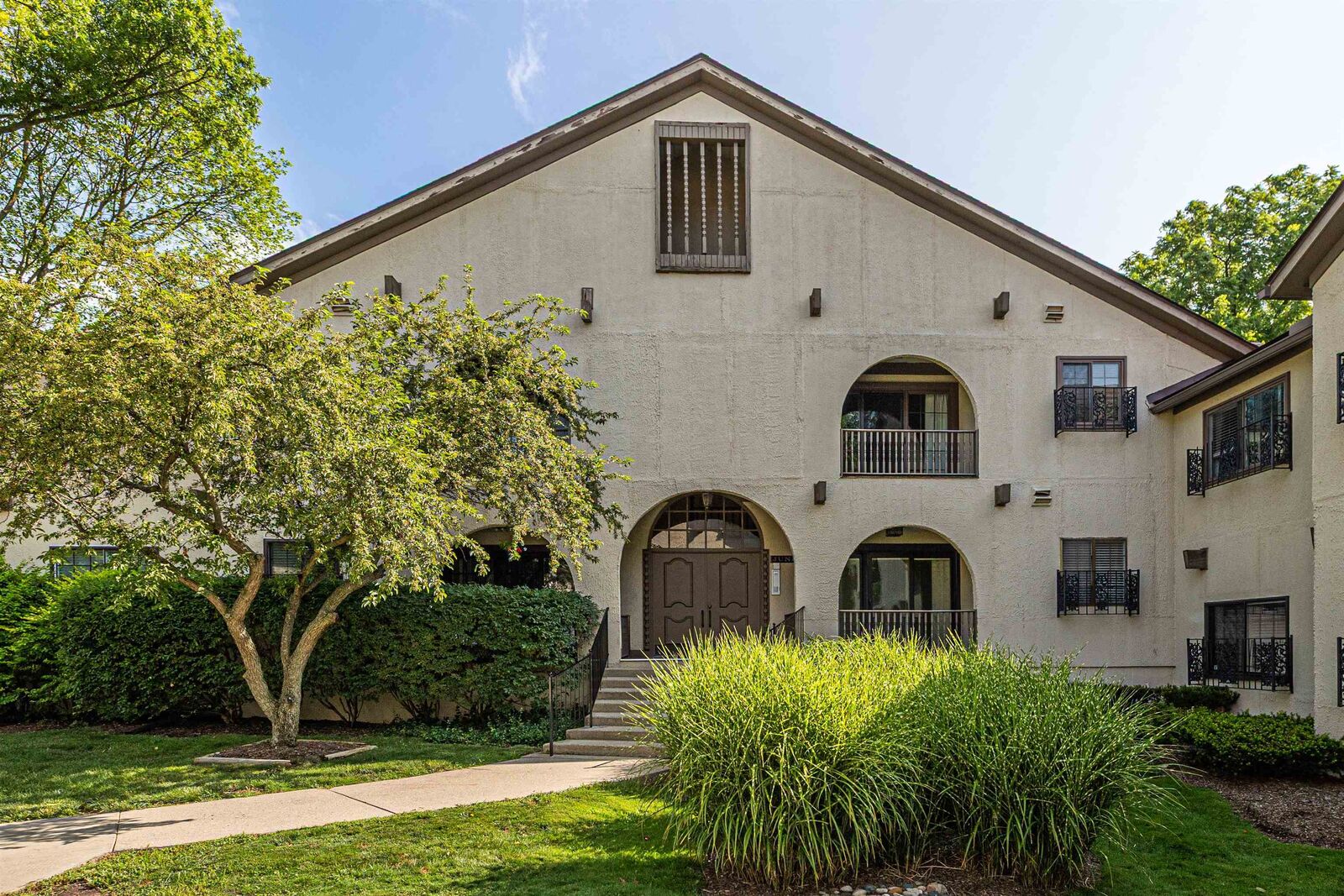Property Photo: 42160 Woodward #40 Avenue 40 MI 48304-5159