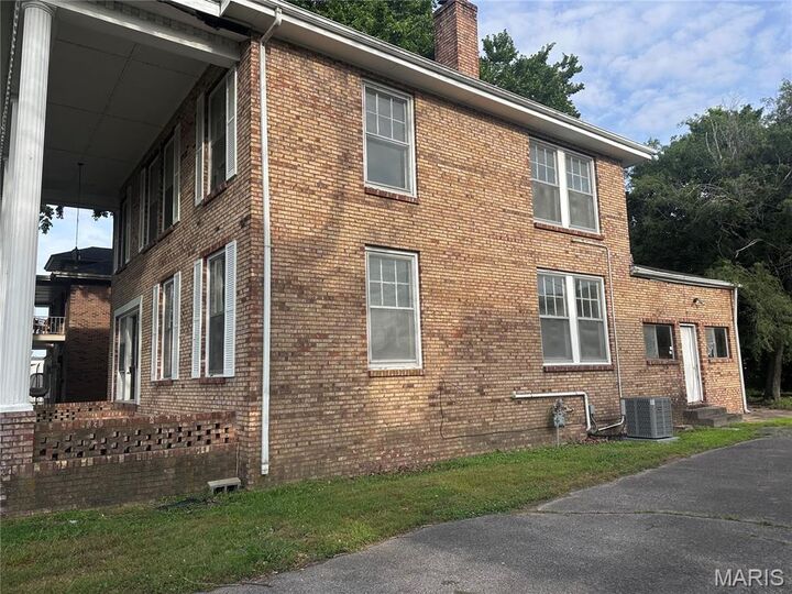 Property Photo: 114 W North Street MO 63801