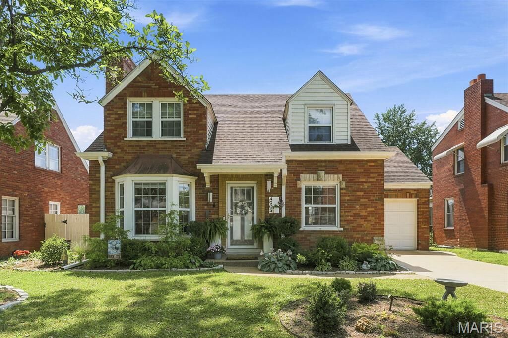 Property Photo:  4905 McCausland Avenue  MO 63109 