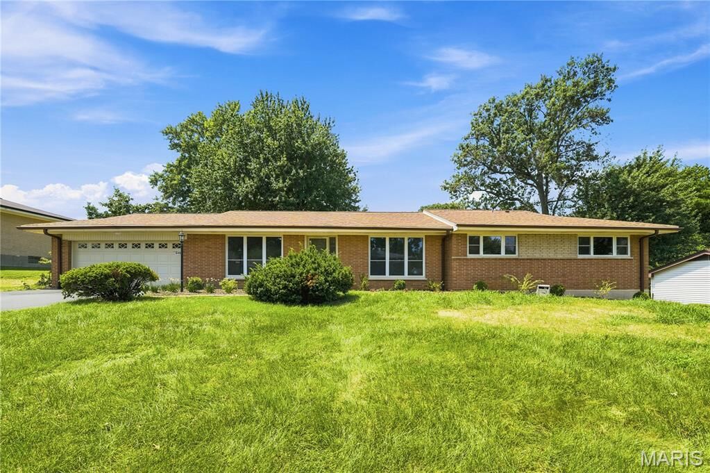 Property Photo:  849 Charlesgate Drive  MO 63132 