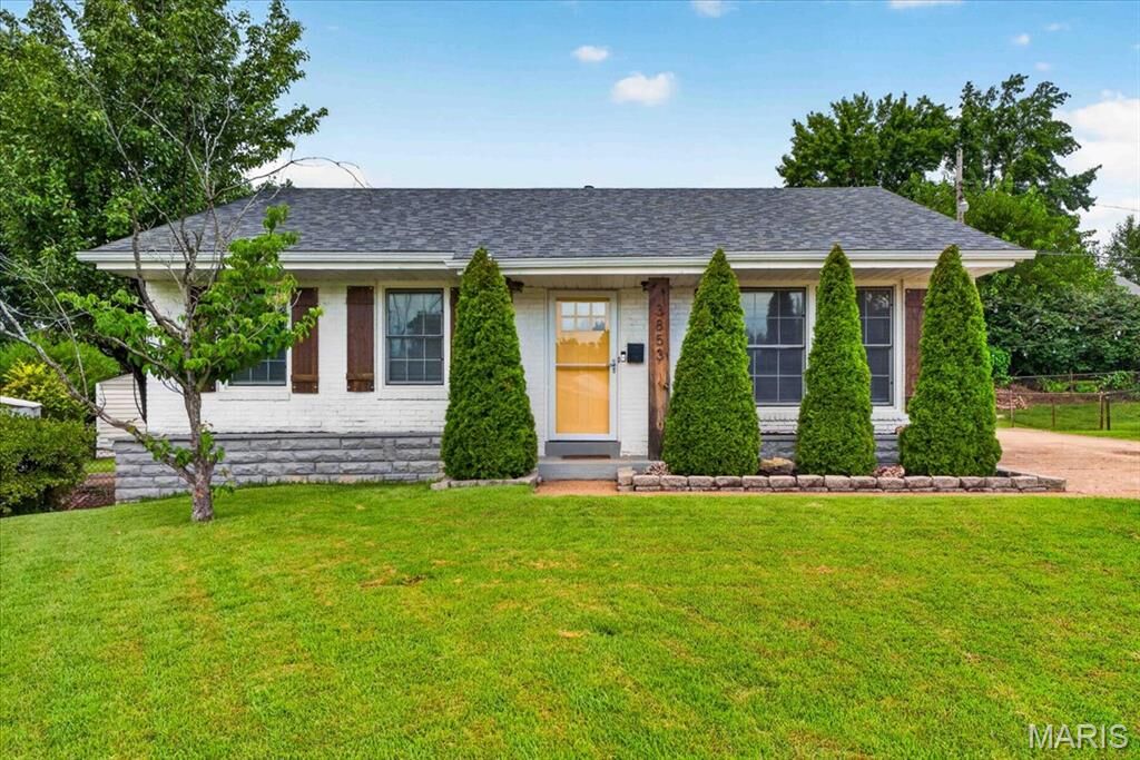 Property Photo: 3853 Rainor Court MO 63116