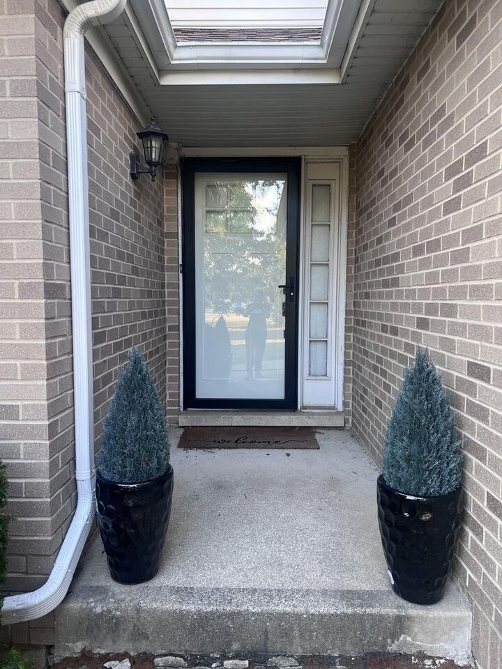 Property Photo:  1647 Huntington Court 1  IL 60422 