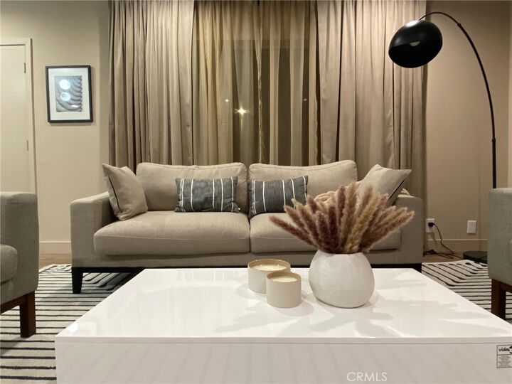 Property Photo: 405 W Broadway CA 91204