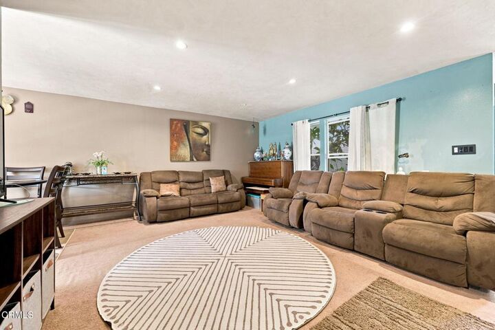 Property Photo:  2033 Miramar Walk  CA 93035 