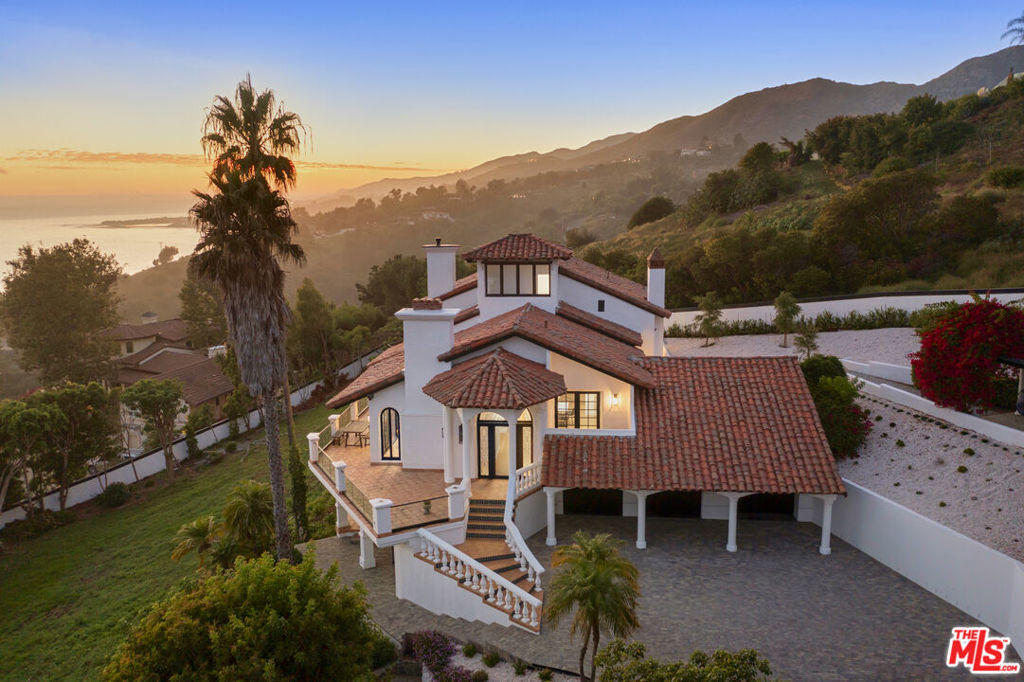 Property Photo: 3909 Villa Costera CA 90265