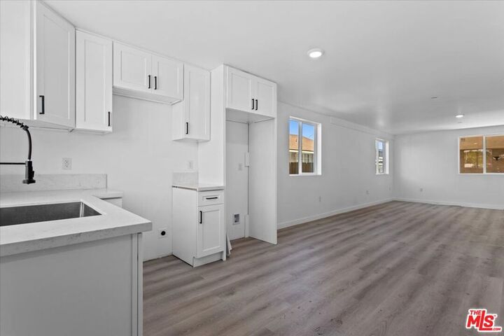Property Photo: 442 E 118th Street CA 90061