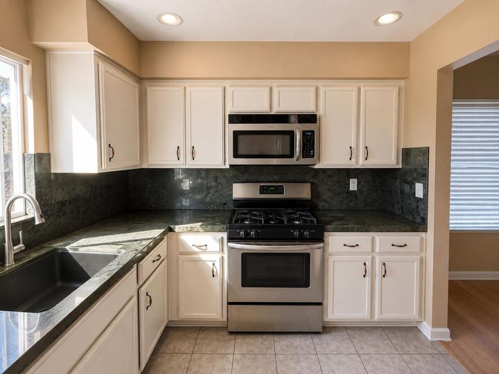 Property Photo: 405 Agate Court CA 94509