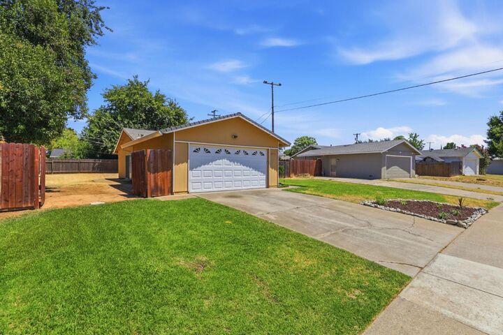 Property Photo:  3005 La Rue Way  CA 95670 