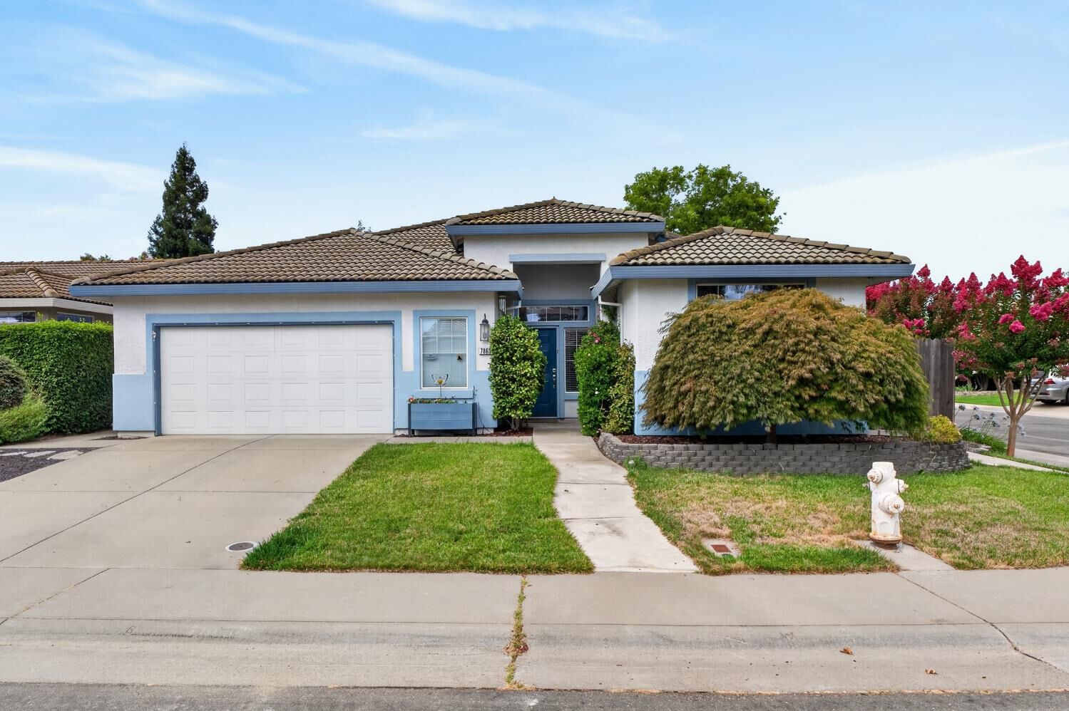 Property Photo: 7860 Royal Down Circle CA 95829